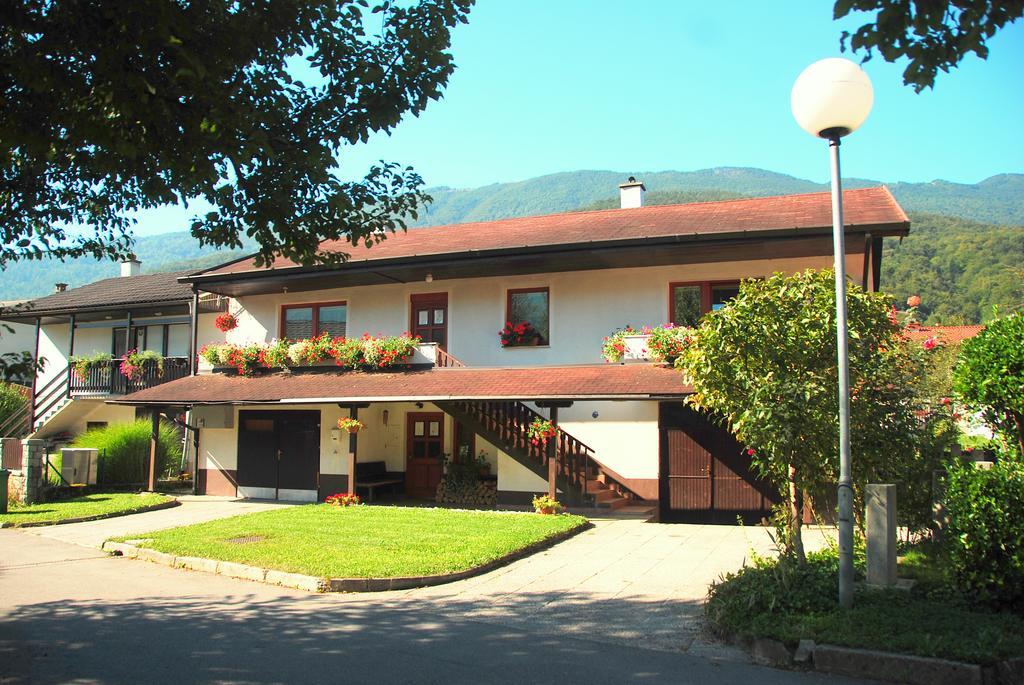 Budget Homestay Kobarid Exteriör bild